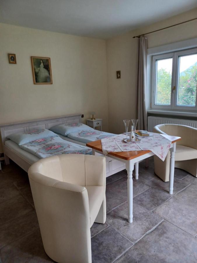 Romy Mit 3 Gaestezimmer Appartamento