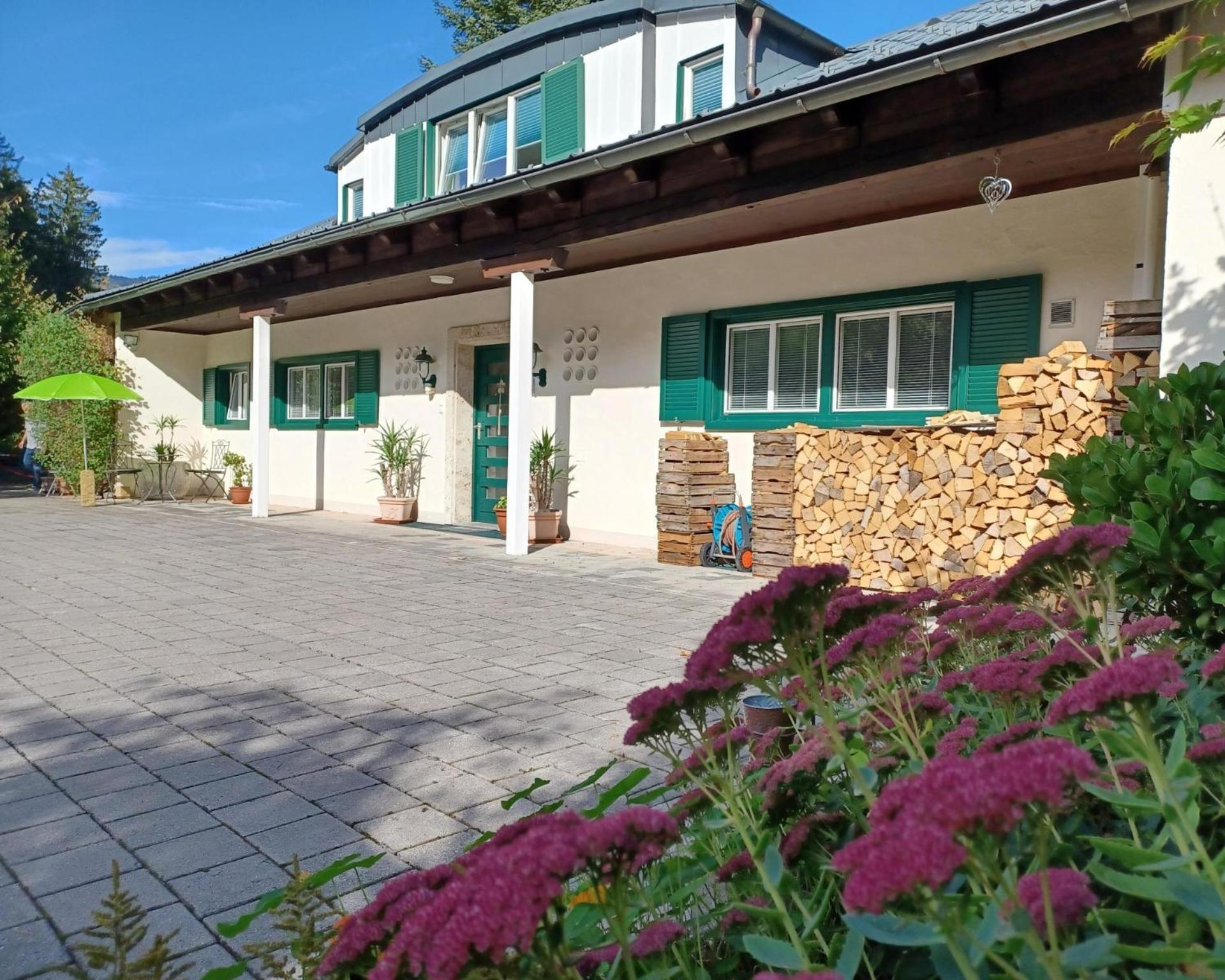 Romy Mit 3 Gaestezimmer Appartamento